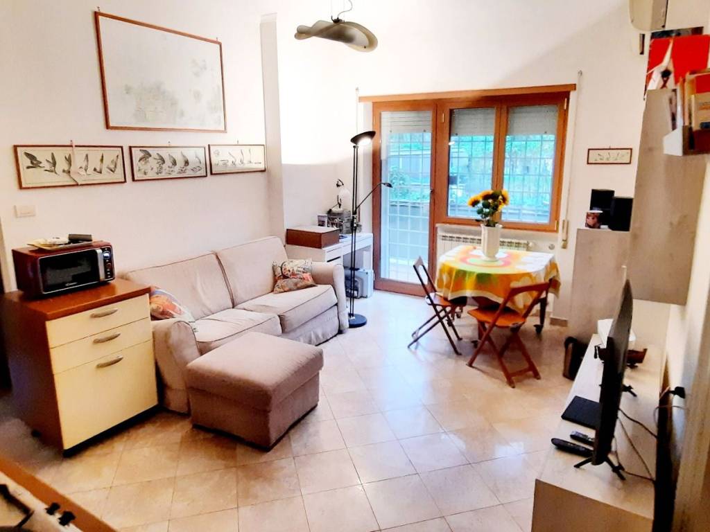 Vendita Appartamento Roma. Bilocale in via Elio Chianesi 115. Ottimo