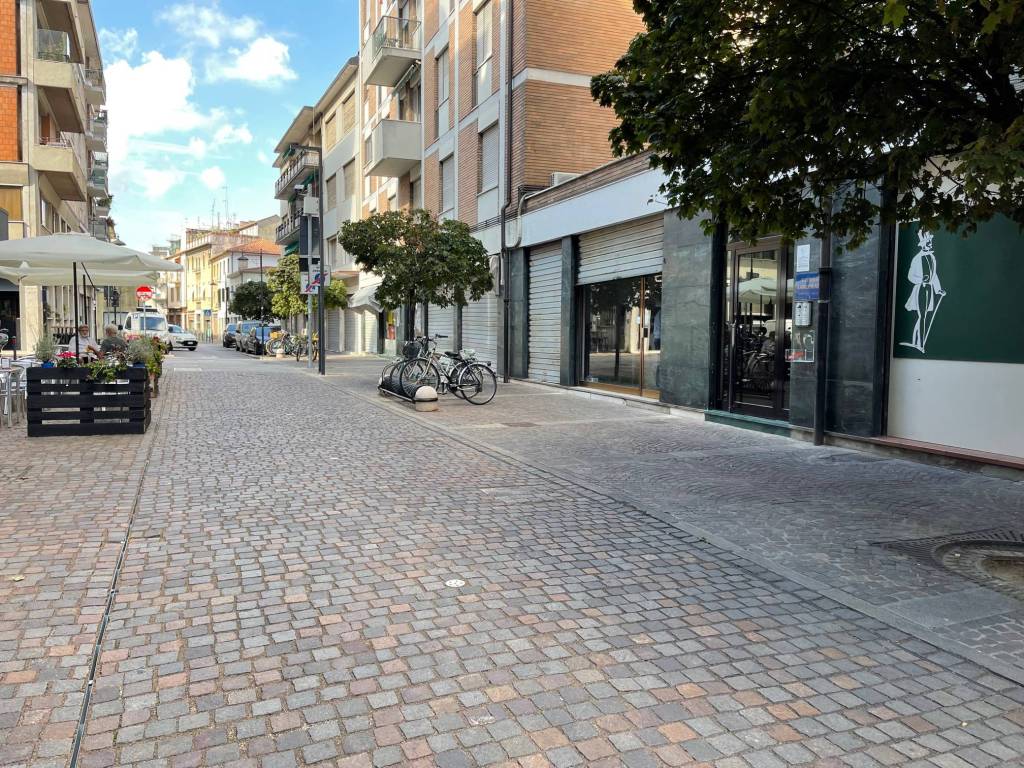 Attività commerciale via giuseppe verdi 12a, mestre, venezia