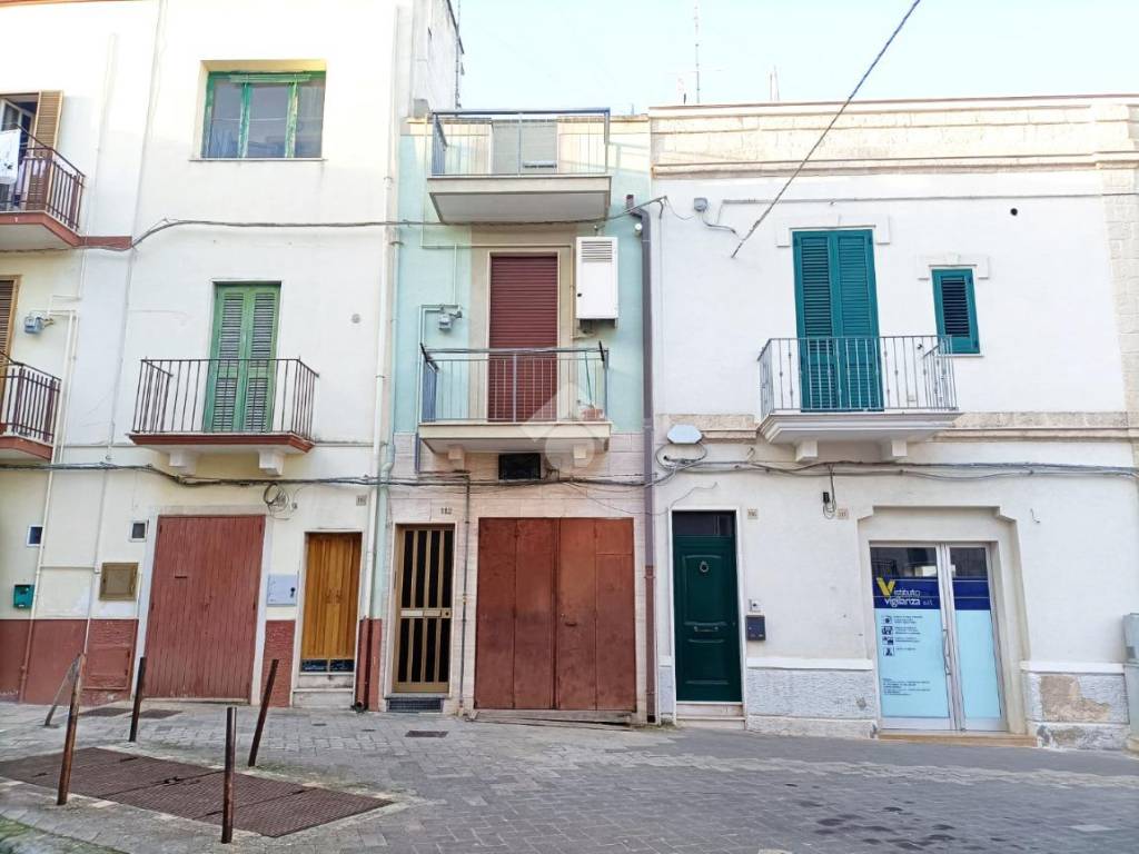 Vendita Appartamento Mola di Bari. Trilocale in via Pugliese 112. Da