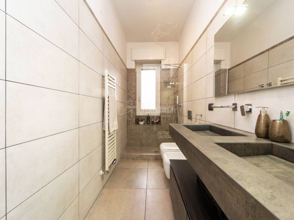 Vendita Appartamento in viale Don Luigi.... Milano. Ottimo stato, terzo piano, posto auto, con Vendita Appartamento in viale Don Luigi.... Milano. Ottimo stato, terzo piano, posto auto, con