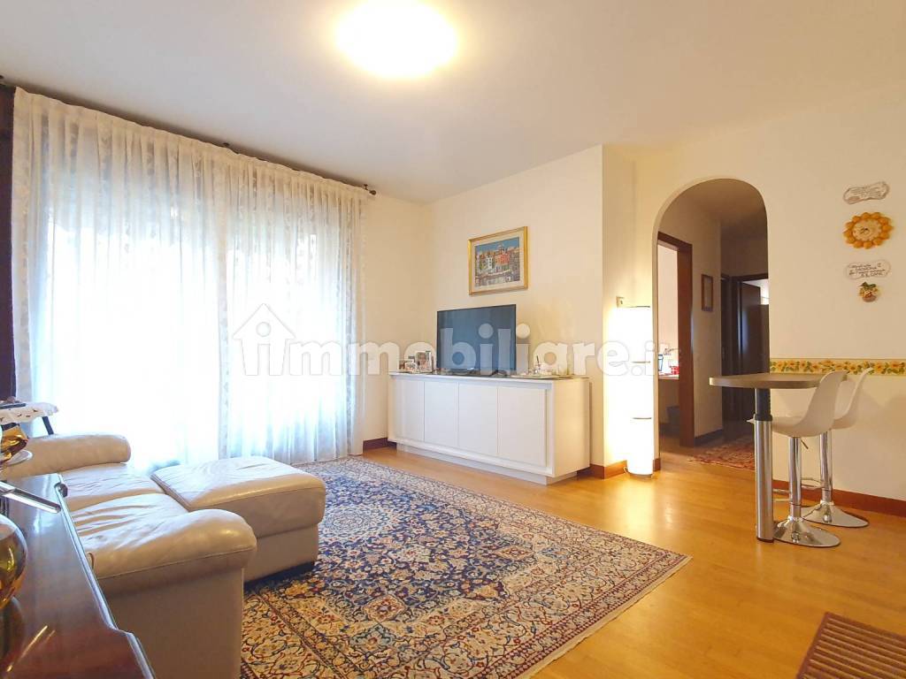 Vendita Appartamento Corbetta. Trilocale in via Enrico Toti 16. Buono ...