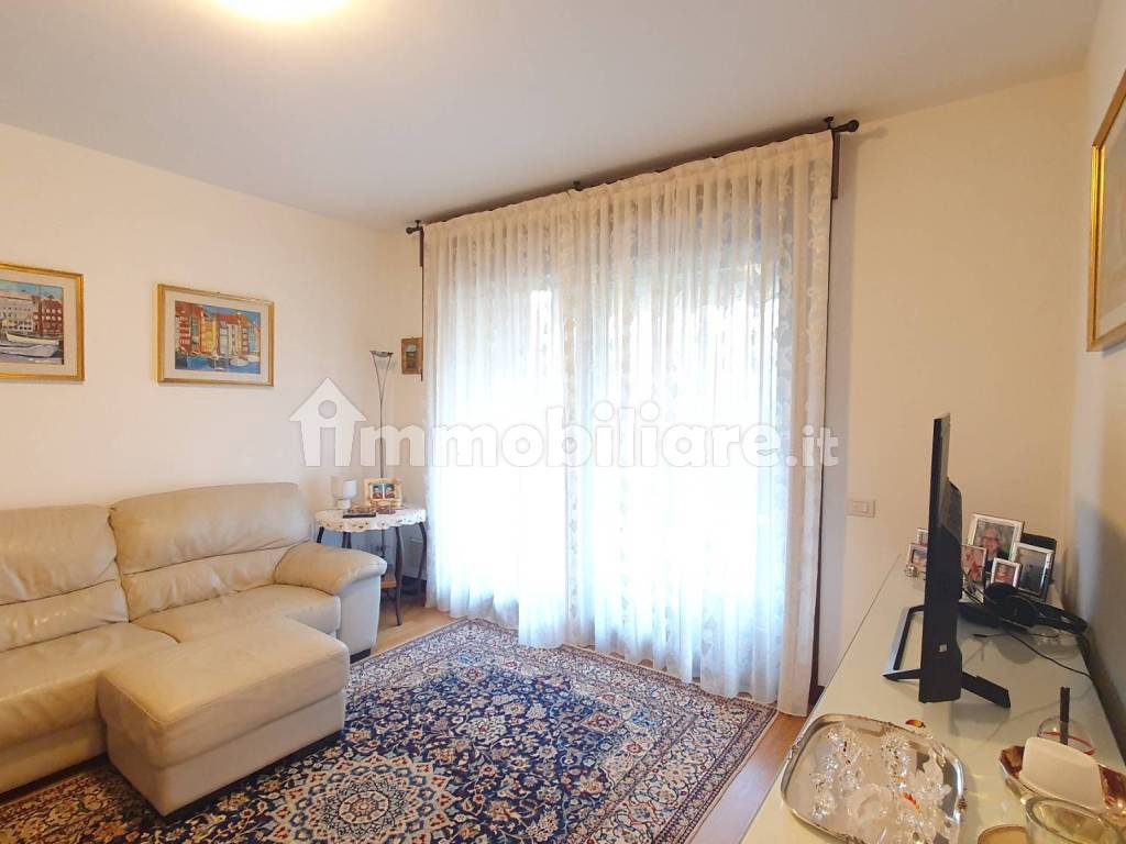 Vendita Appartamento Corbetta. Trilocale in via Enrico Toti 16. Buono ...