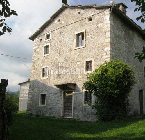 Rustico - Casale in vendita a Bosco Chiesanuova