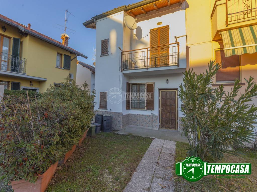 Vendita Appartamento Casorate Primo. Bilocale in via Mira Carlo. Buono