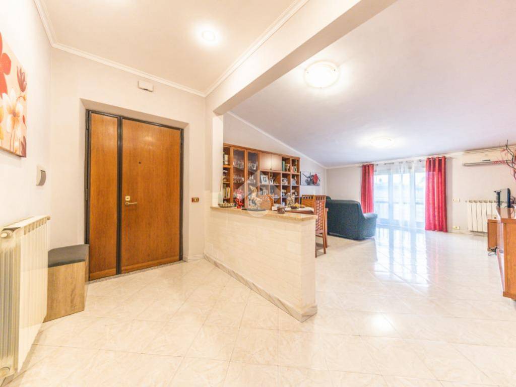 Vendita Appartamento Roma. Quadrilocale in via.... Buono stato, primo ...