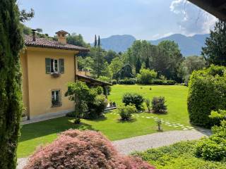 Villa principale vista dalla casa del custode