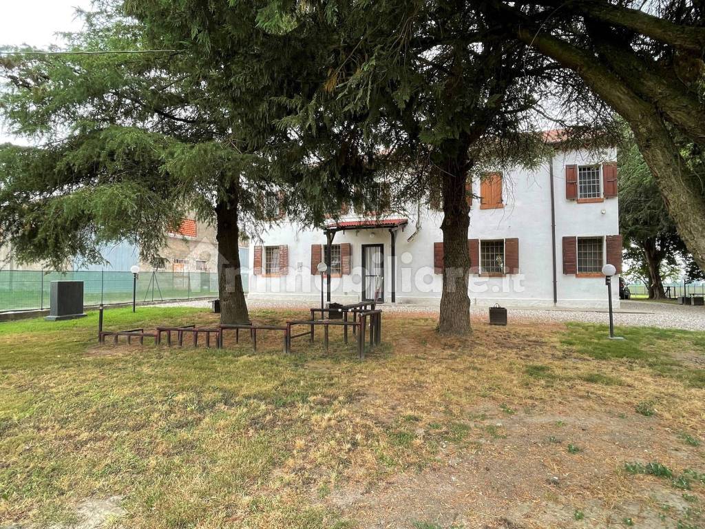 Vendita Villa unifamiliare in via Cremona 17 Masi Torello. Ottimo stato