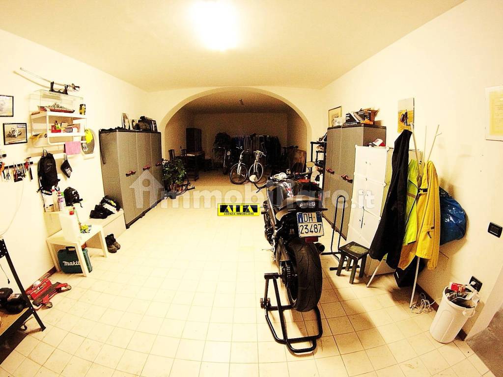 garage 2