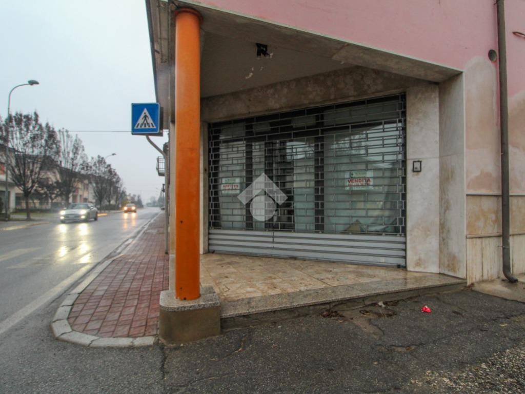 Locale commerciale via martiri della libertà 42, centro, visano