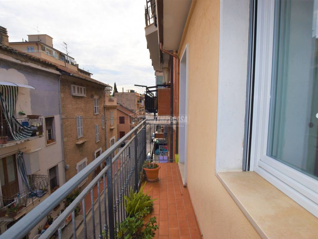 balcone secondo piano