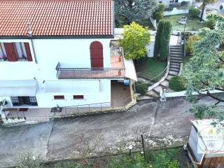 033__rivadolmo_-_casa_singola_con_giardino_con_vista.jpg