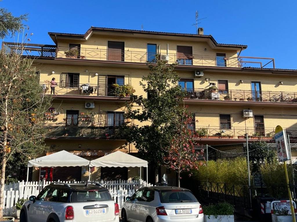 Vendita Appartamento Roma. Bilocale in via di Santa.... Ottimo stato, primo  piano, con balcone, riscaldamento autonomo, rif. 100148136