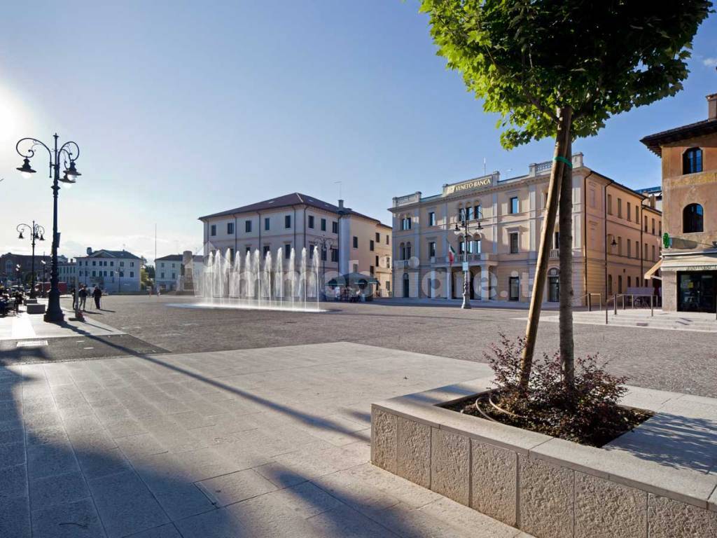 piazza montebelluna 04