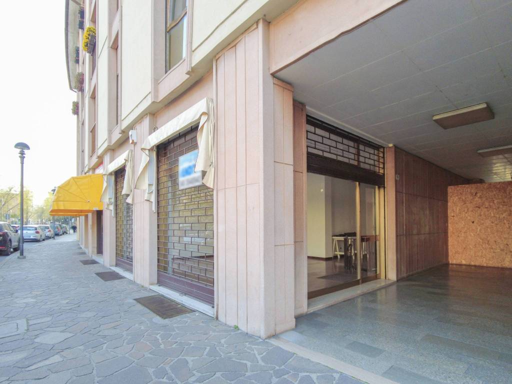 Locale commerciale via alcide de gasperi, centro, gorizia