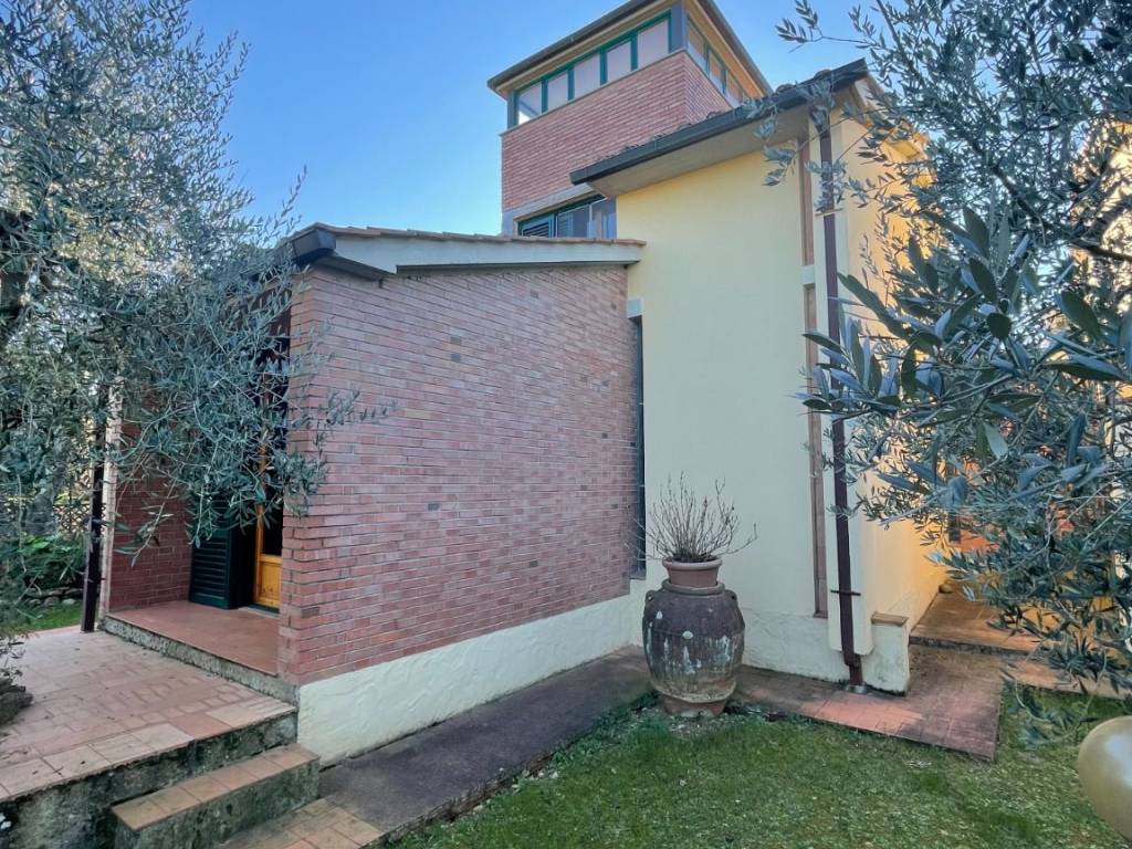 Vendita Villa unifamiliare in via Pisignano 15 San Casciano in Val di Pesa.  Buono stato, posto auto, con terrazza, riscaldamento autonomo, 609 m², rif.  100328476