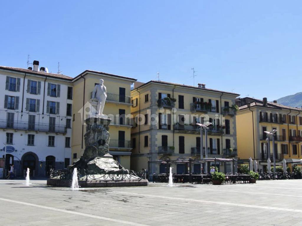 Lecco, Piazza Cermenati