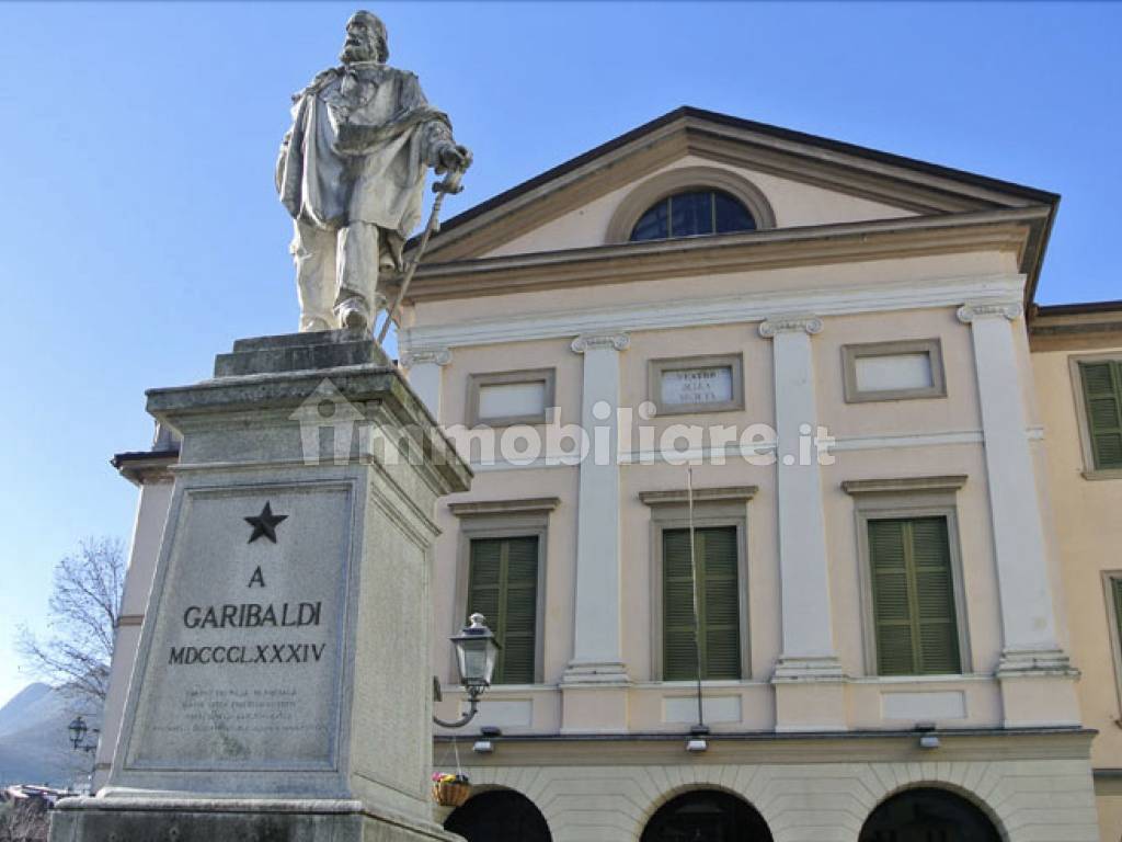 Lecco, Piazza Garibaldi