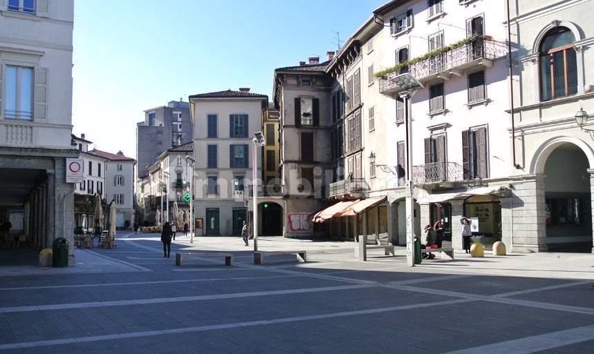 Lecco, Piazza XX Settembre