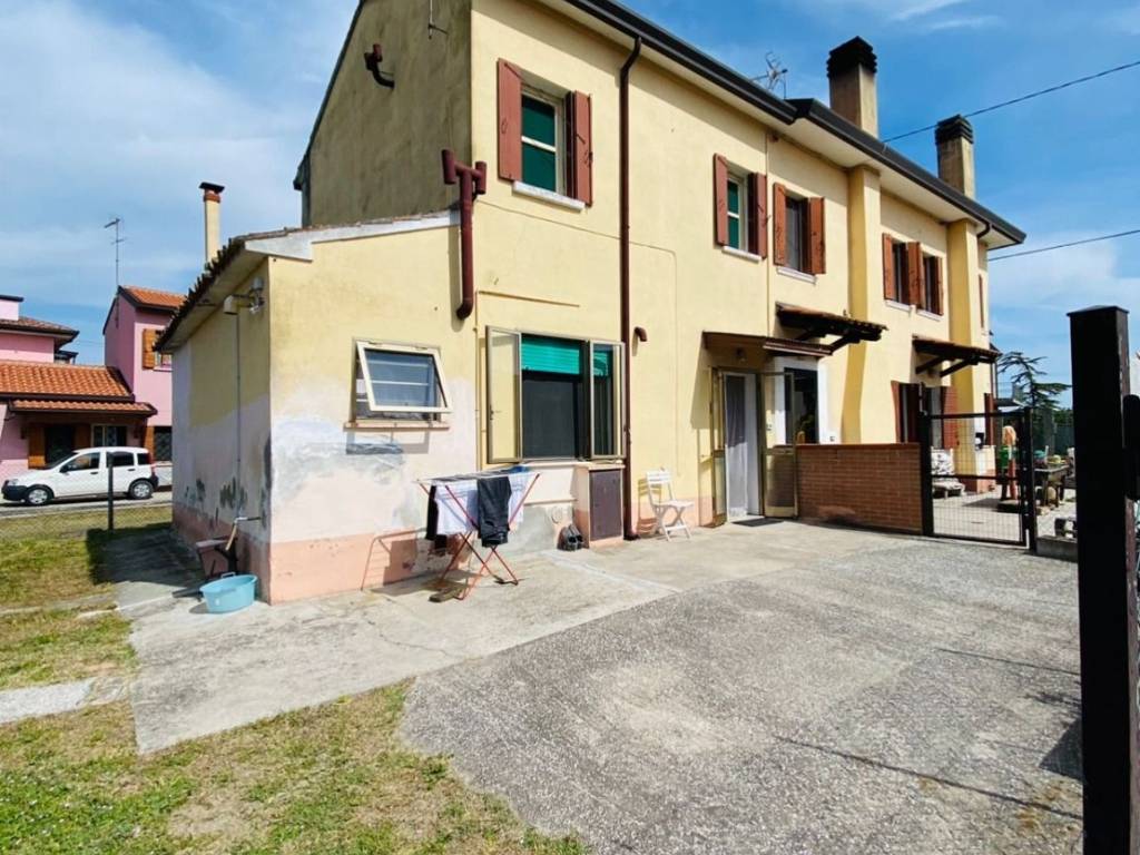 Vendita Villa unifamiliare in corso Risorgimento 37/A Porto Viro. Buono  stato, posto auto, 60 m², rif. 100332816