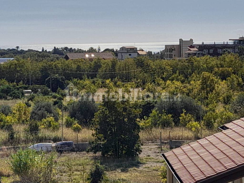 vista su scorcio mare