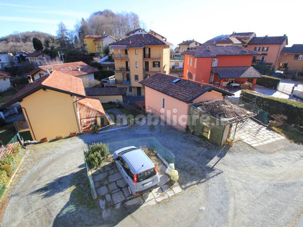 Cortile comune con posto auto privato