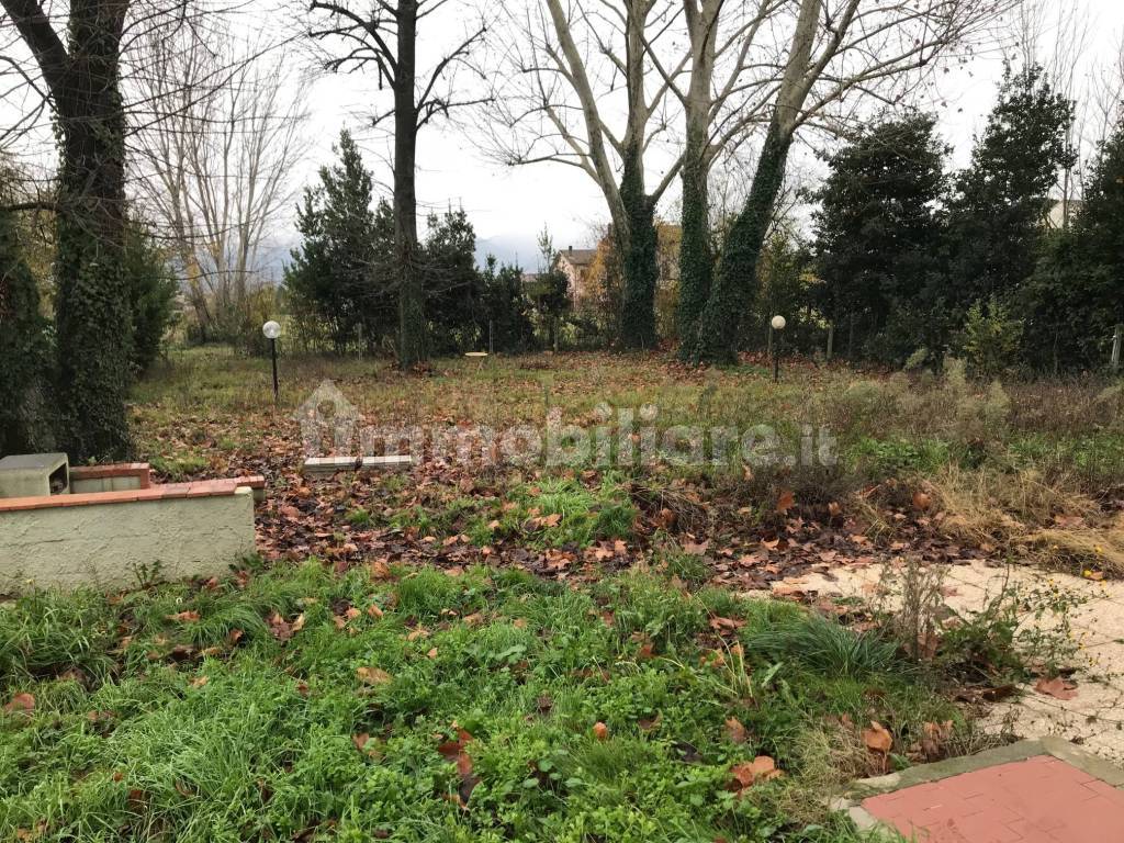 Vendita Villa unifamiliare in via San Donato traversa 2 Lucca. Buono