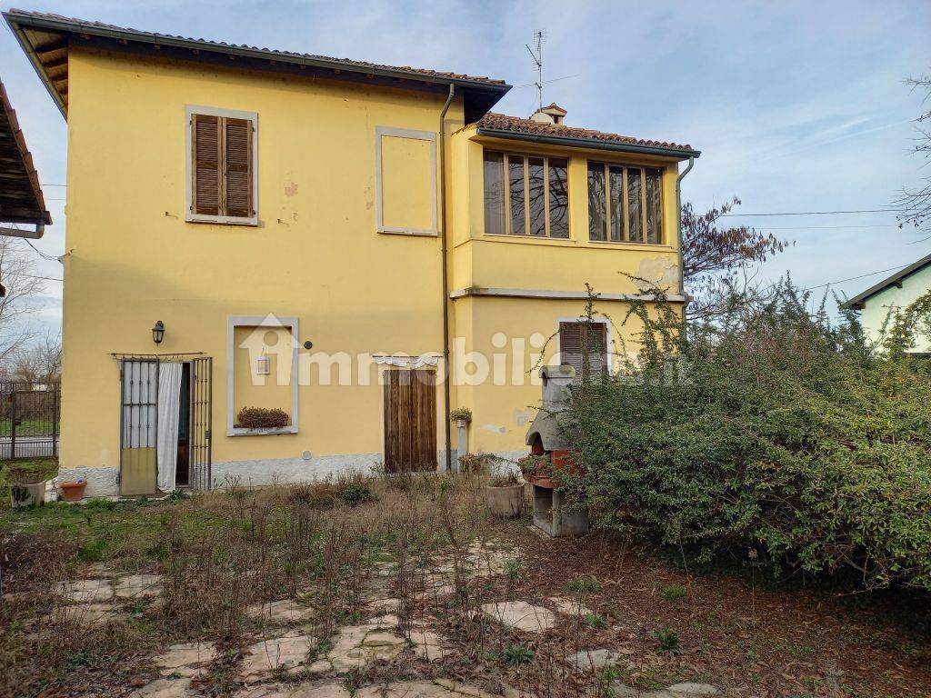 Villa in Vendita a Chignolo Po