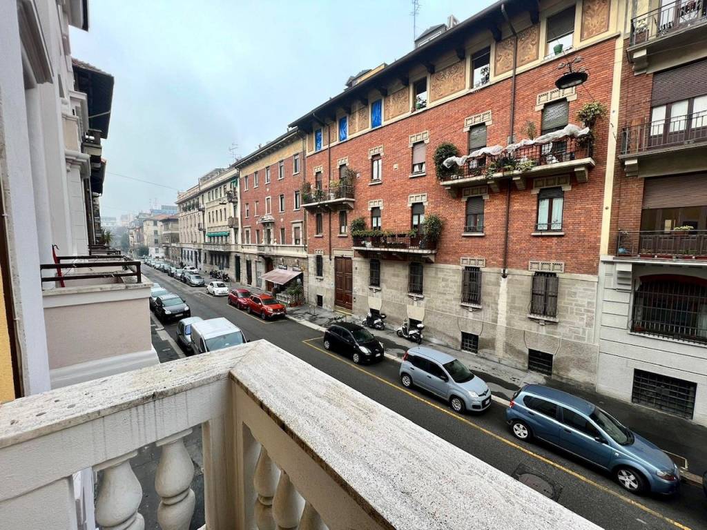 Vendita Appartamento Milano. Trilocale in via Filippo Carcano. Ottimo  stato, primo piano, con balcone, riscaldamento centralizzato, rif. 100487864