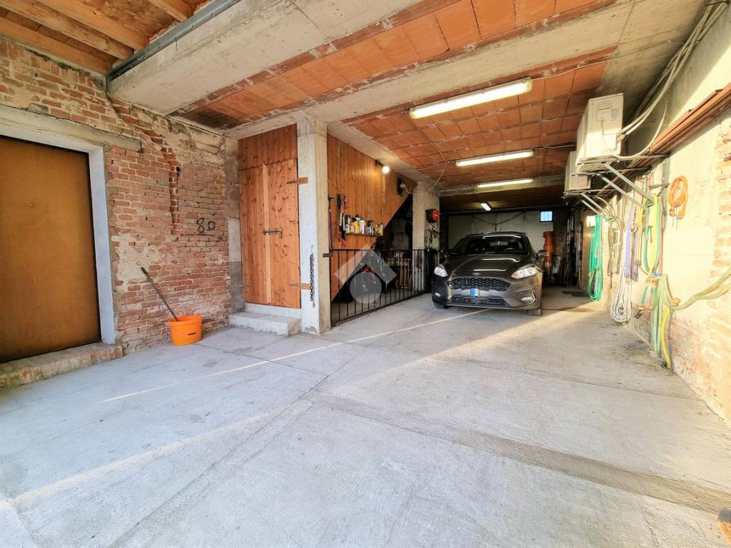 garage