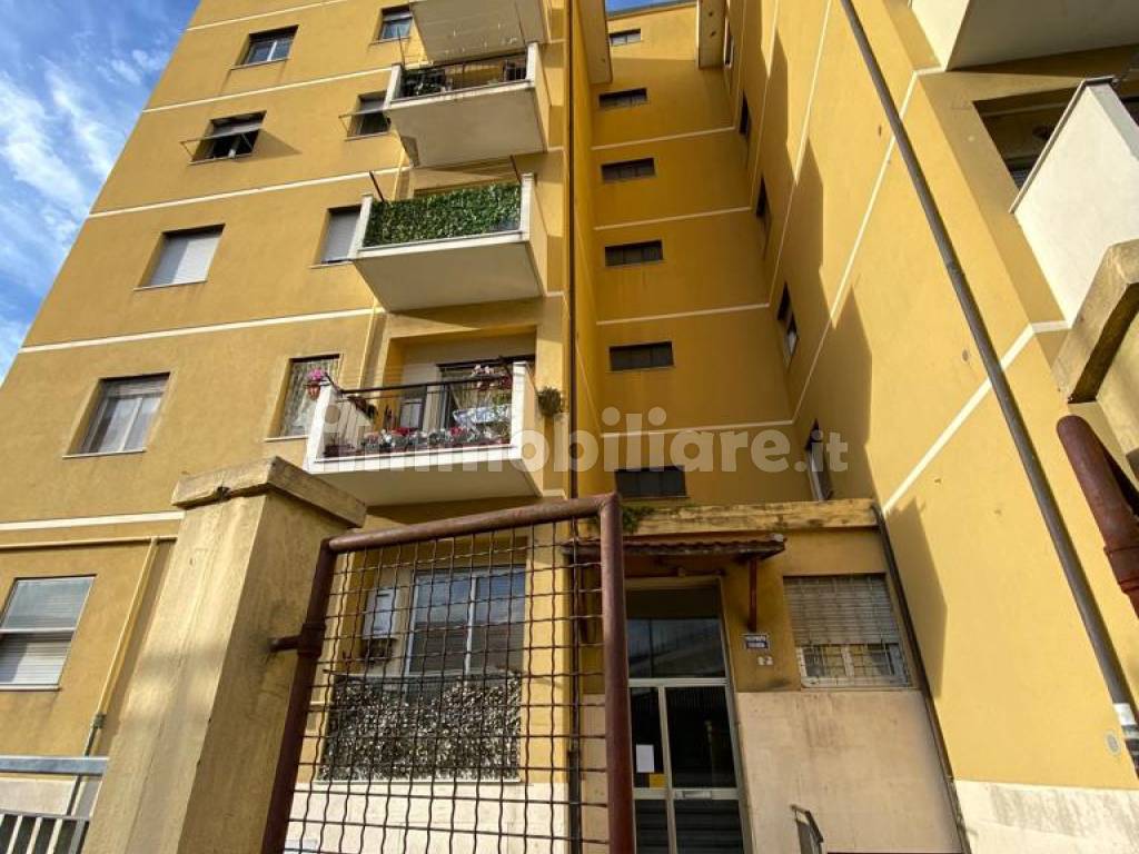 Sale Apartment Genoa. 4room flat in via Sant'Ambrogio.... To be