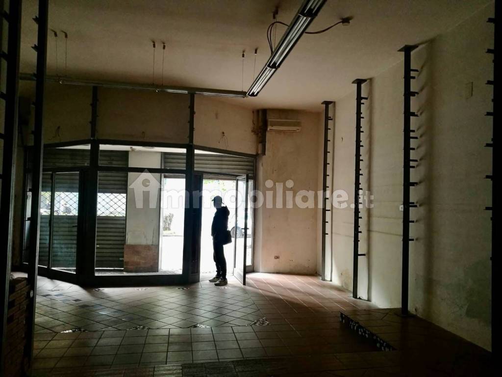 locale-commerciale-via-settimio-mobilio-salerno-rif-100579140