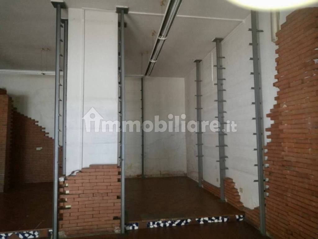 locale-commerciale-via-settimio-mobilio-salerno-rif-100579140