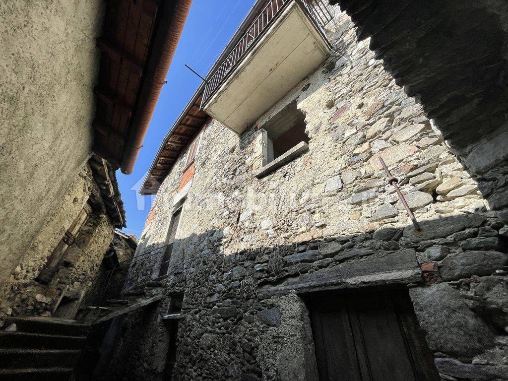 Lago Como Plesio Casa con Balcone e Vista Lago rid-1