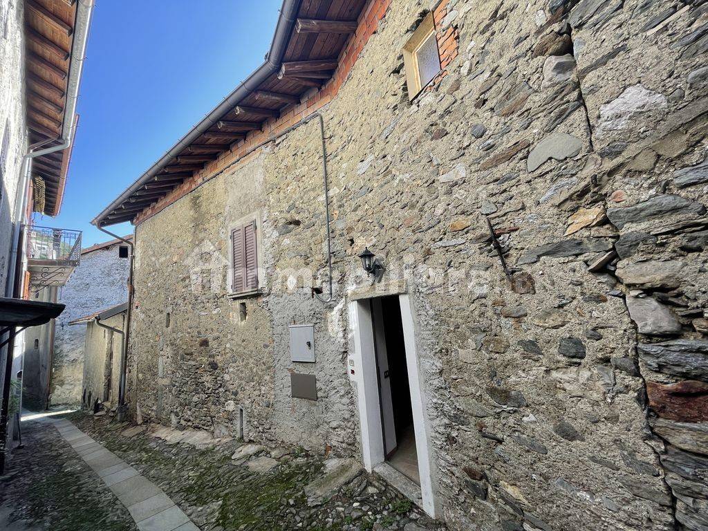 Lago Como Plesio Casa con Balcone e Vista Lago rid-4