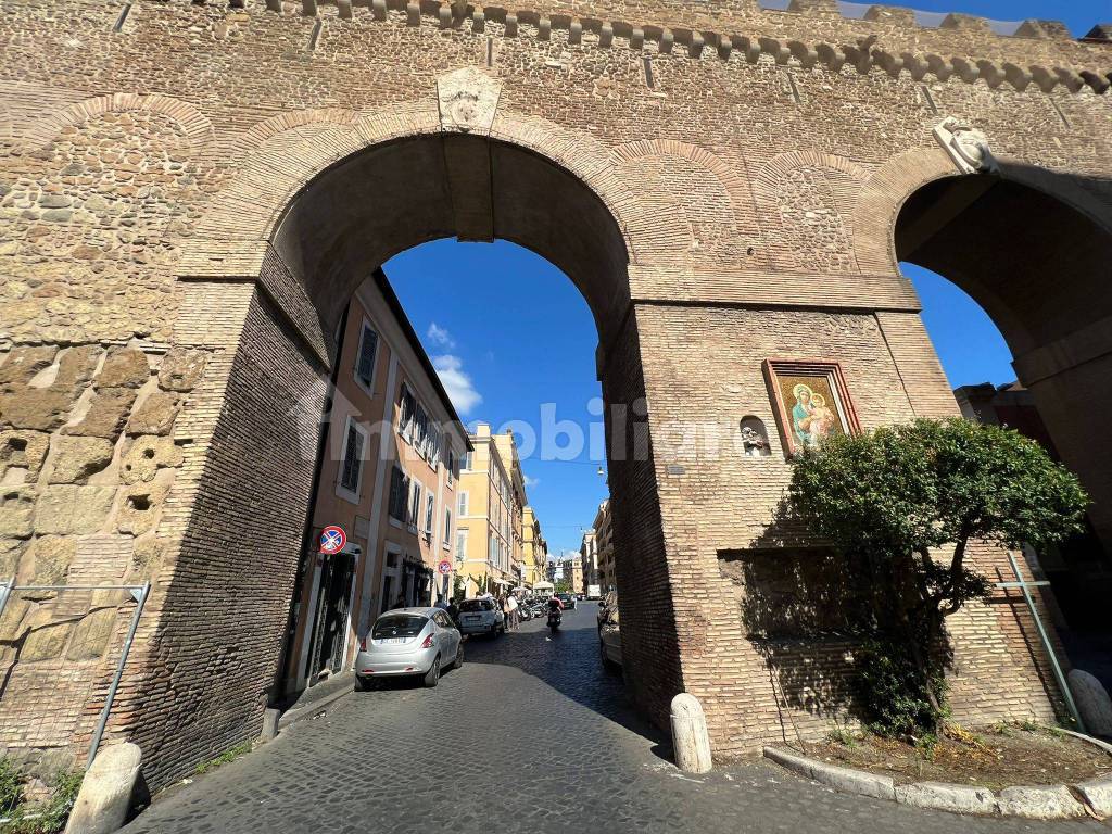 Locale commerciale via di Porta Castello 5, Roma, rif. 100614842 -  Immobiliare.it