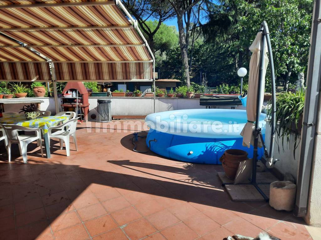 Vendita Villa unifamiliare in via Columella 154 Roma. Buono stato, con  terrazza, riscaldamento autonomo, 309 m², rif. 100669921