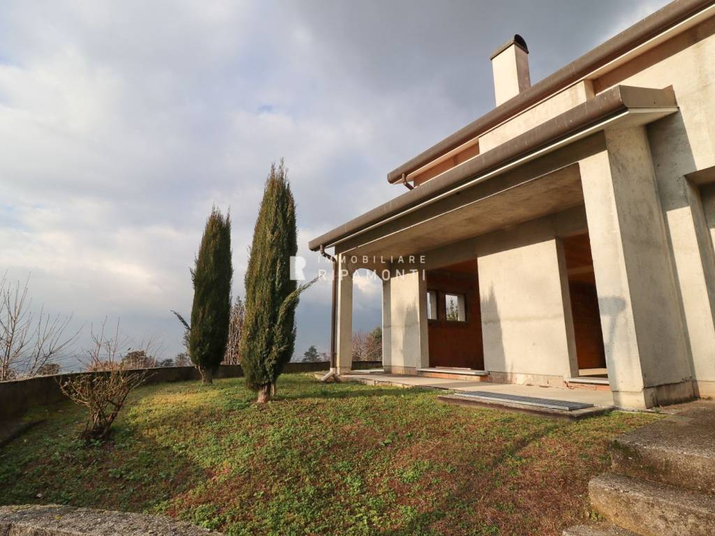 Villa BIfamiliare