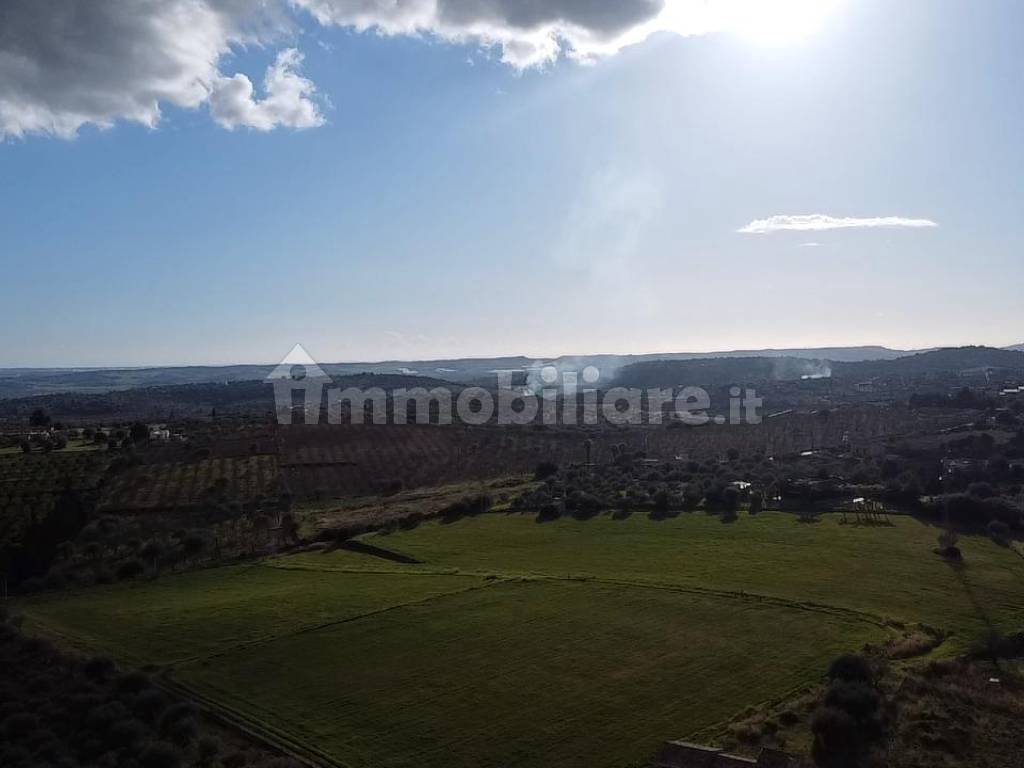 terreno a 2 km dal centro storico di noto  2