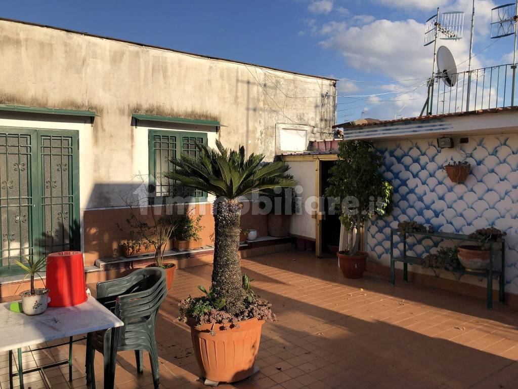 Vendita Appartamento in Vico San Gennaro a Materdei. Napoli. Da