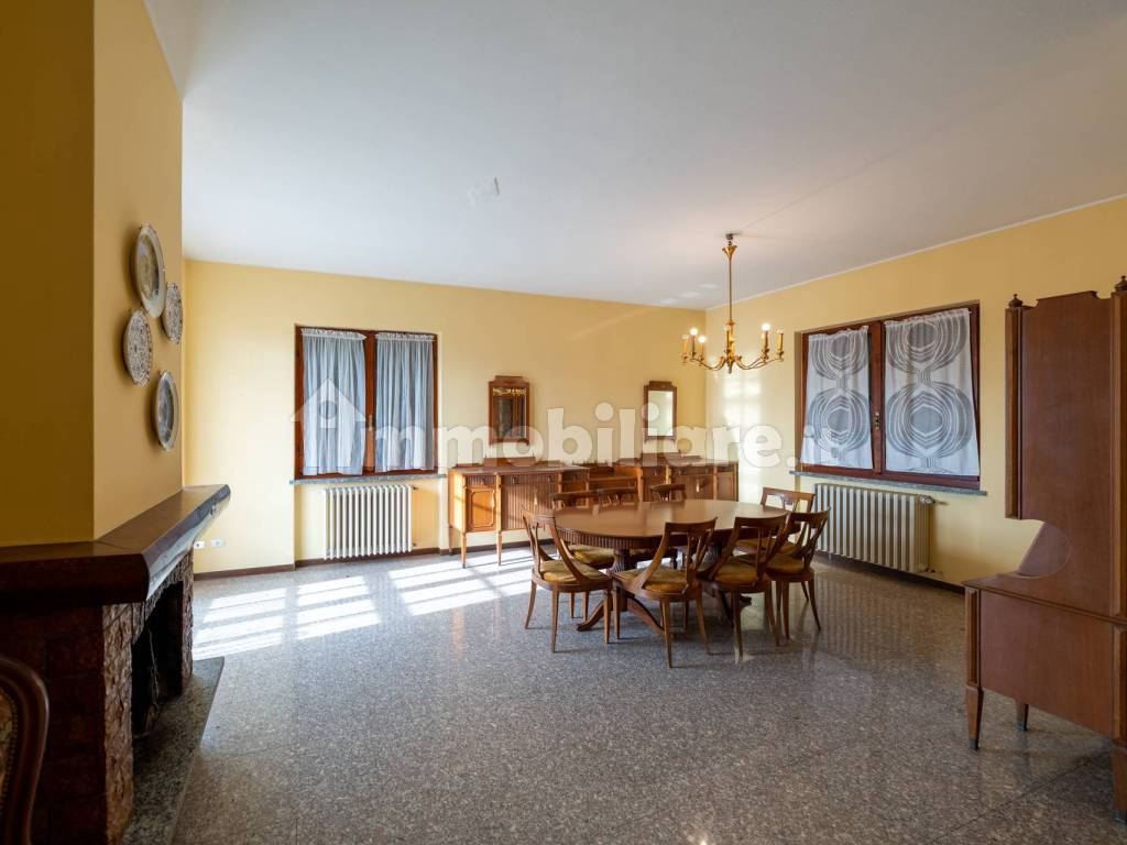 Vendita Villa unifamiliare in via Roma