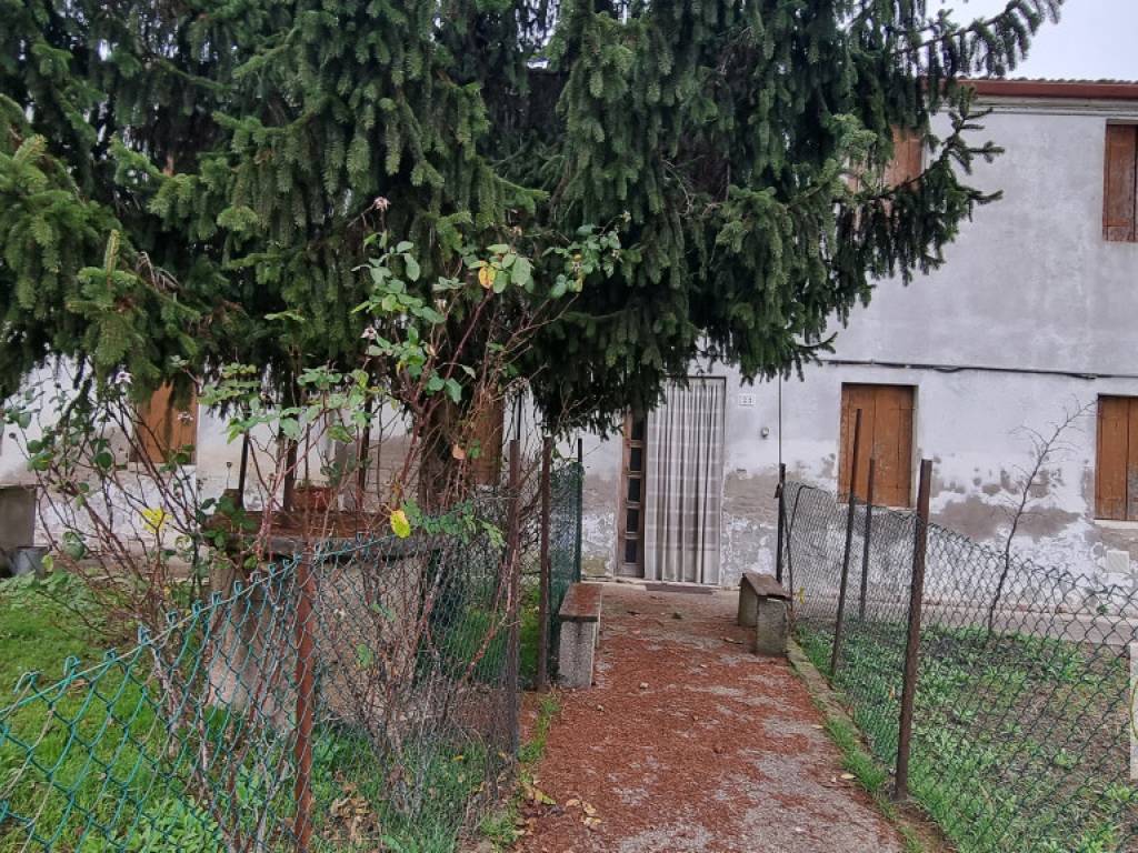 Este - Casa singola con giardino 1