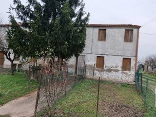 Este - Casa singola con giardino facciata1