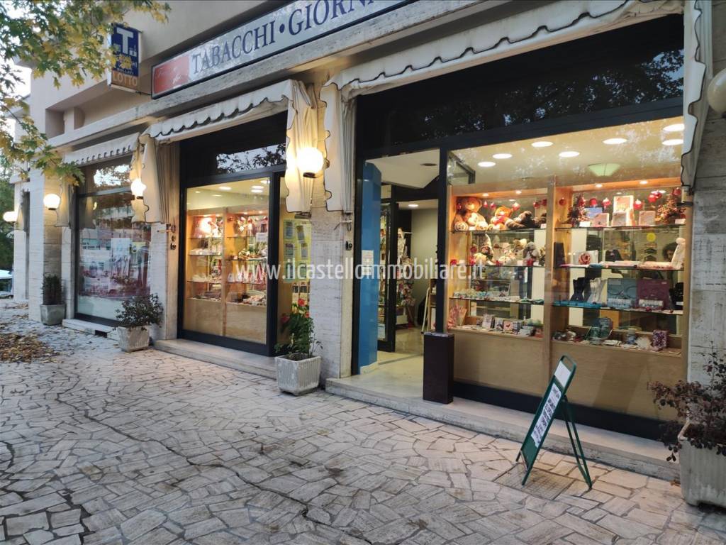 Attività commerciale piazza italia 36, centro, chianciano terme