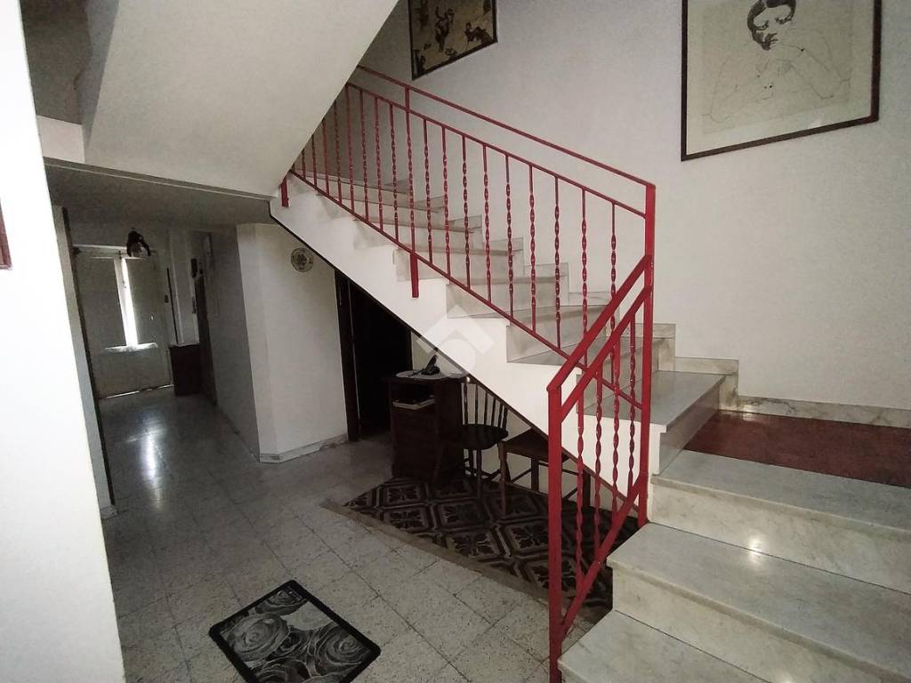 Le scale che portano alle camere