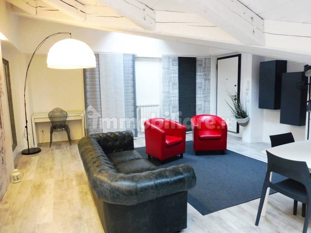 Affitto Mansarda in via Matteo Renato Imbriani 2 Trieste. Ottimo stato