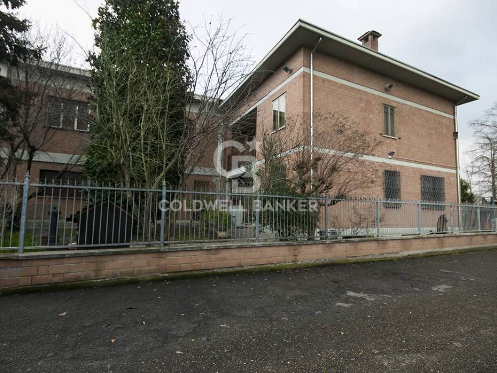 Palazzo Edificio via Emilia Ovest 1203, Modena, rif. 100825733 Immobiliare.it Palazzo Edificio via Emilia Ovest 1203, Modena, rif. 100825733 Immobiliare.it
