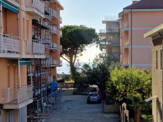 Foto - Si vende Trilocale con terrazzo, Riviera dei Fiori, San Bartolomeo al Mare