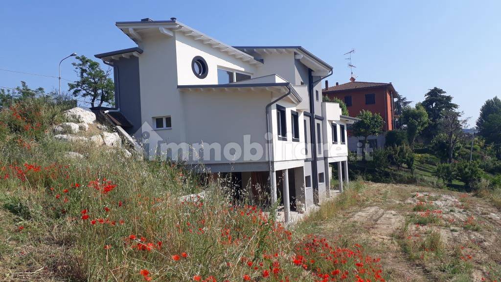 Villa in vendita a Valsamoggia