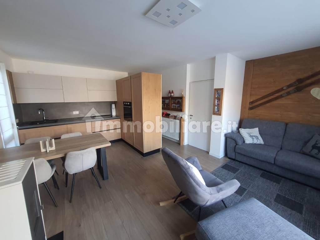 Sale Apartment Caspoggio. 3-room flat in via Don Giovanni.... Excellent  condition, second floor, parking space, with terrace, central heating, ref.  100886295