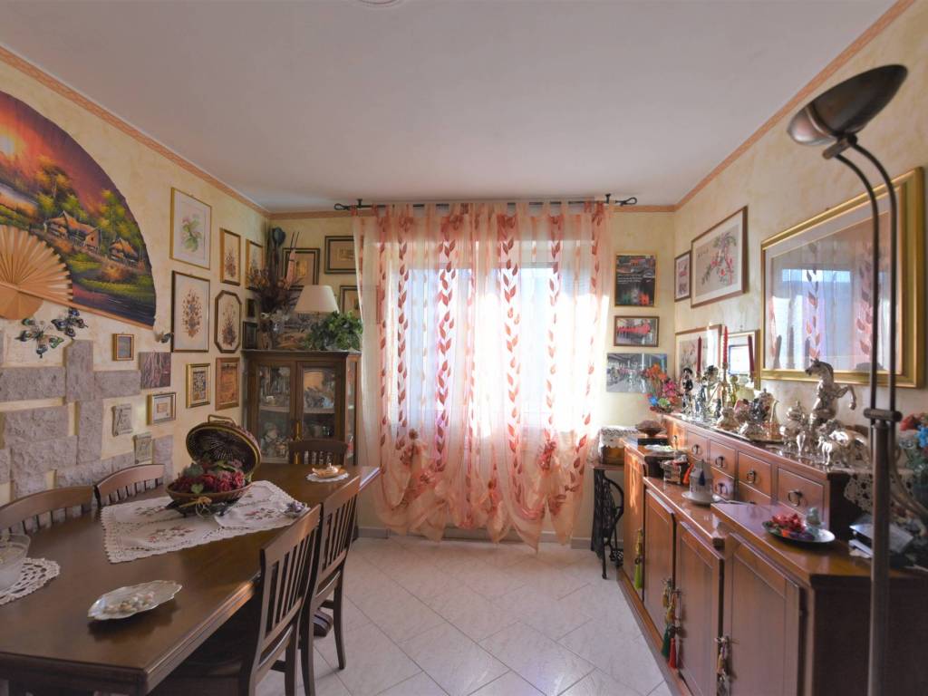 sala pranzo (camera)